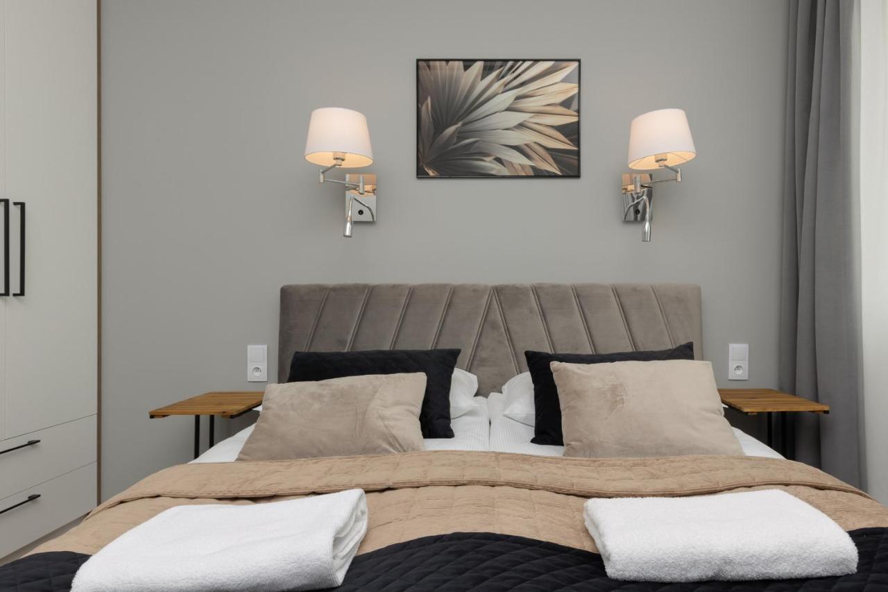 Stunning Family Apartment Ursynow With Parking & Balcony By Noclegi Renters Varşovia Exterior foto