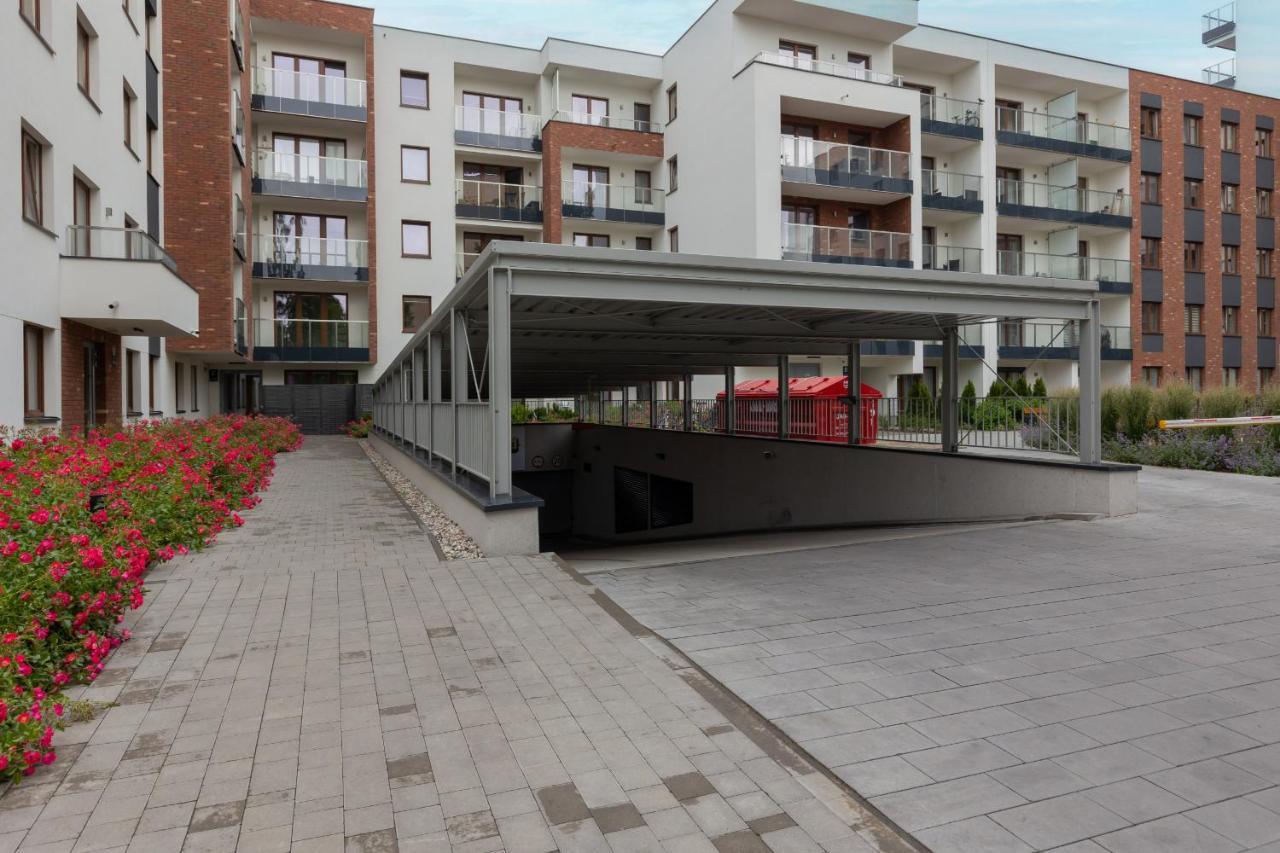 Stunning Family Apartment Ursynow With Parking & Balcony By Noclegi Renters Varşovia Exterior foto